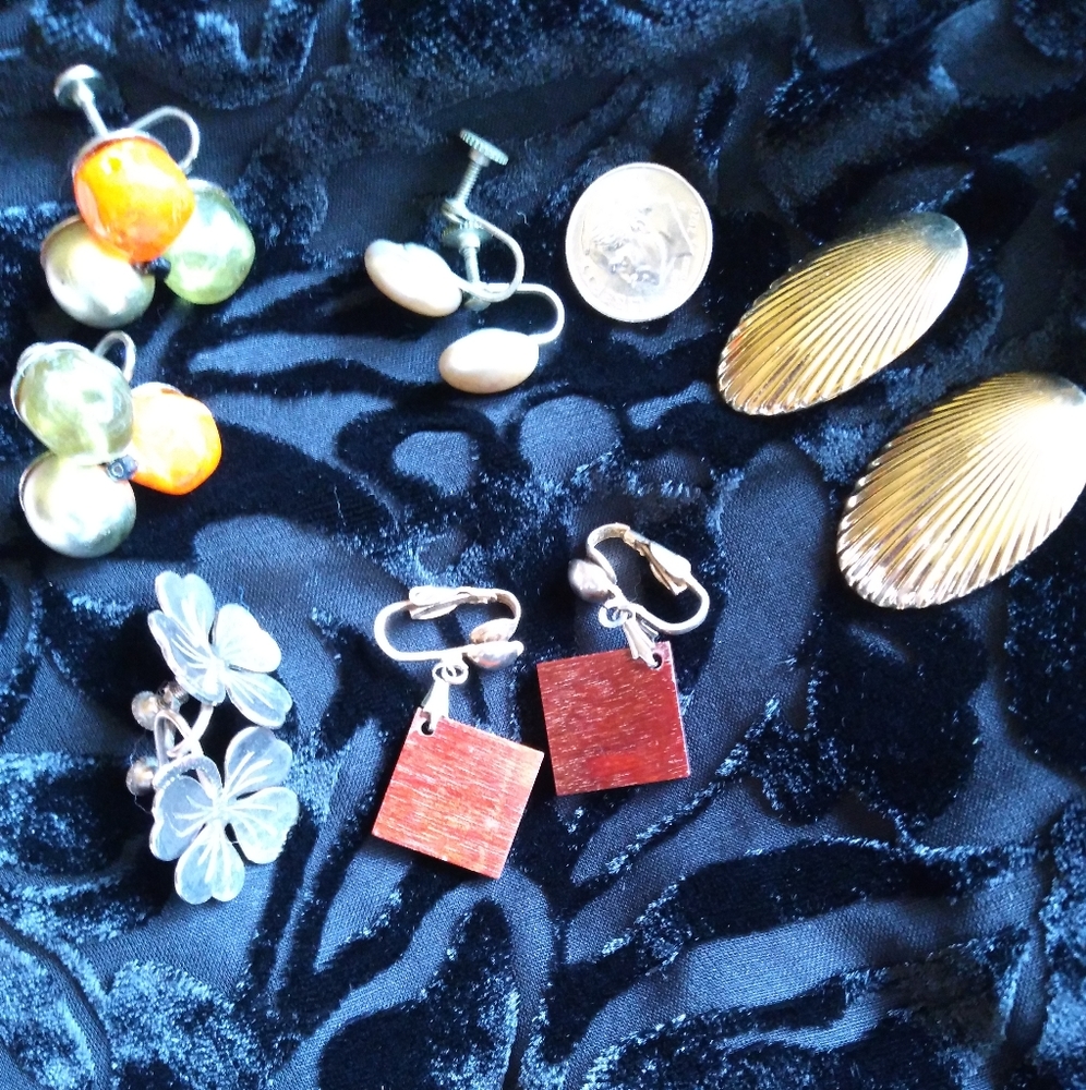 Set of 5 vintage clip on/ screw on earrings.